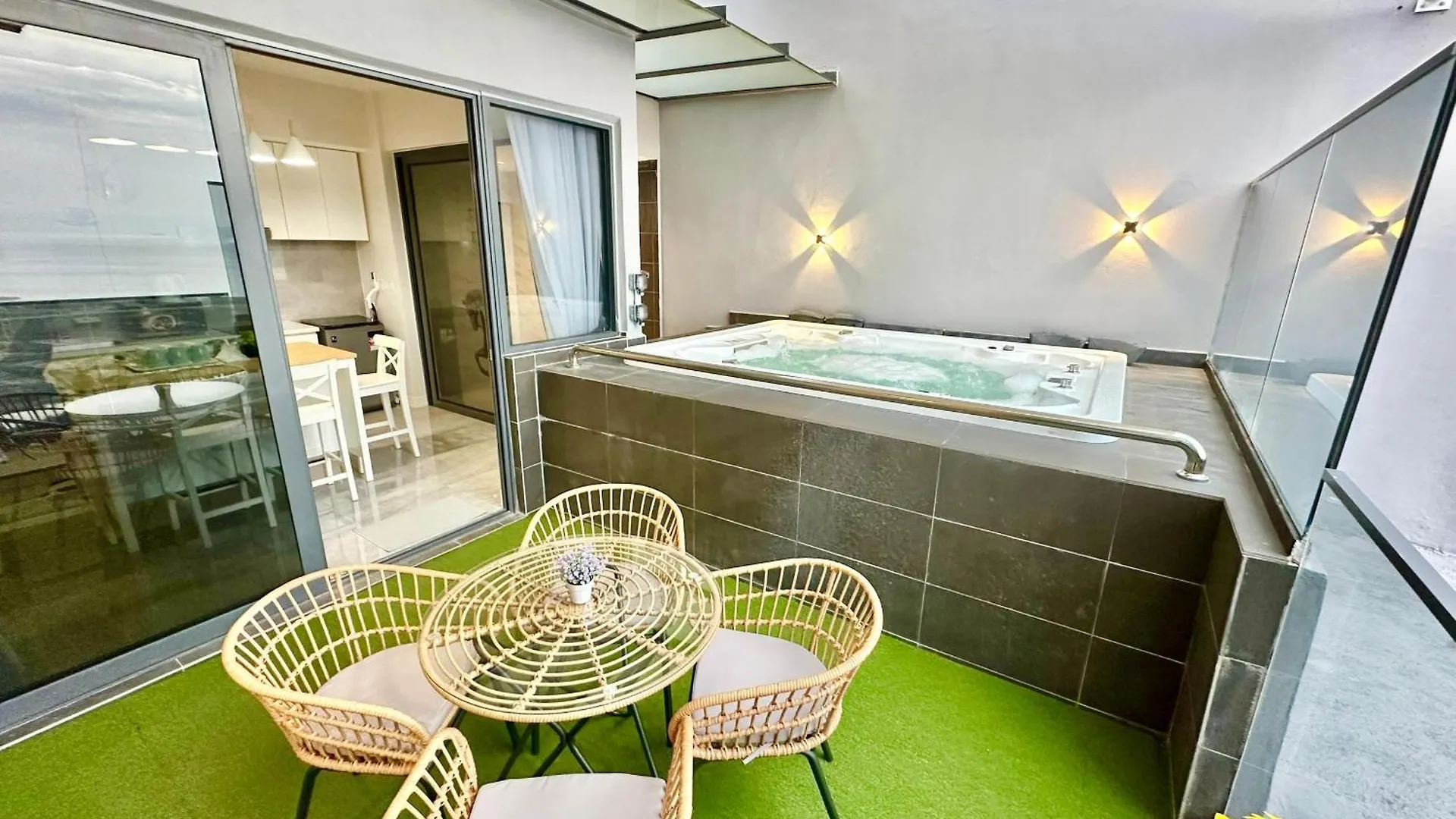 Imperio Residence 2 Bedrooms Private Jacuzzi Villa By Mj Holiday Malacca Apartment